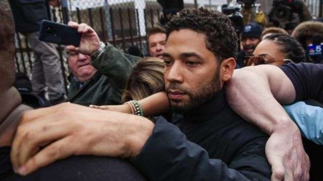 Jussie Smollett përballet me gjashtë akuza të reja