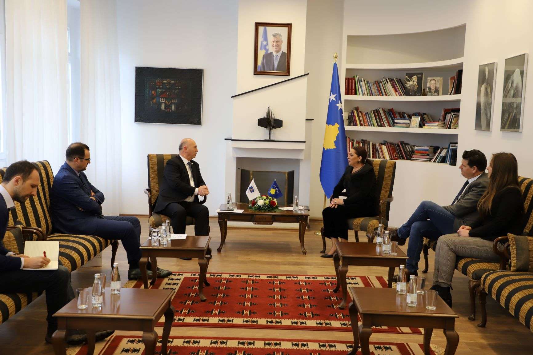 Ministrja Dumoshi pret kryetarin e KOK-ut, Hasani: 2020-ta vit i Olimpiadës (FOTO)