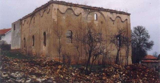 Restaurohet xhamia e vjetër e fshatit Shkozë të Malishevës (FOTO)
