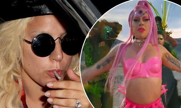 Lady Gaga e la duhanin brenda një sekonde