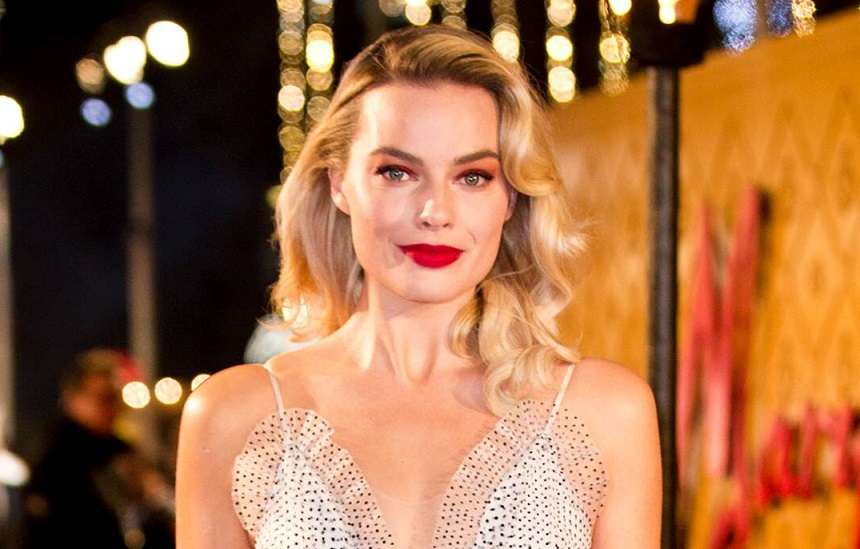 Si e pushton Margot Robbie tapetin e kuq?