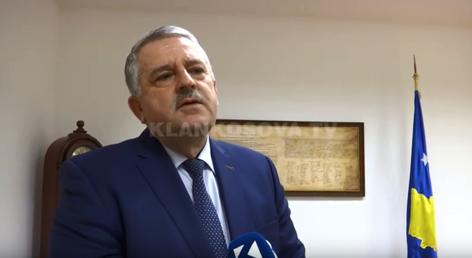 Mori dy ministri në një, por Agim Veliu mendjen ende e ka te Podujeva (VIDEO)