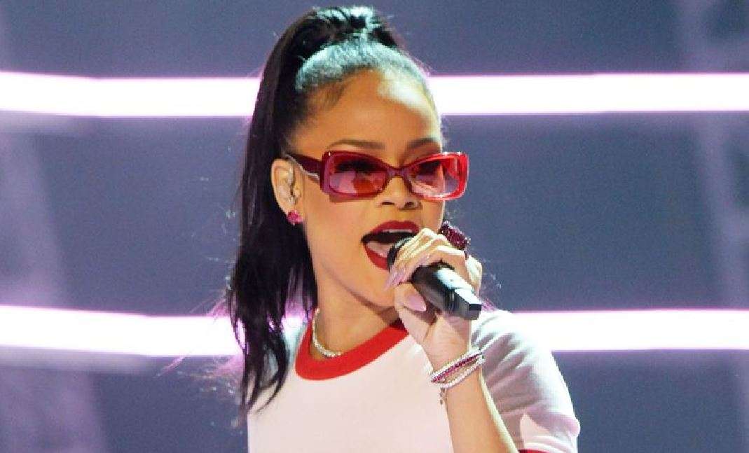 Rihanna pritet të rikthehet me album të ri