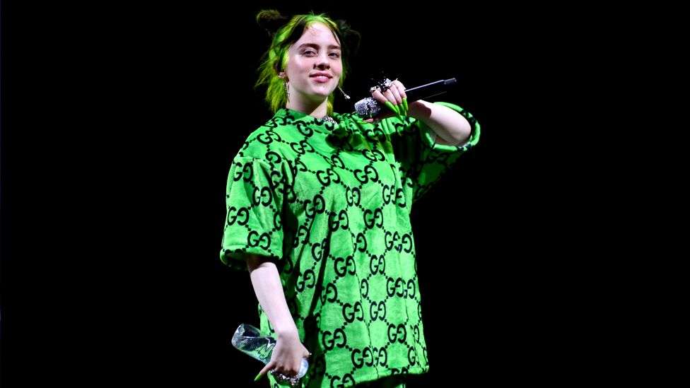 Billie Eilish: ‘Kur mbërthehem, s’jam grua, kur zbërthehem jam kuçkë’