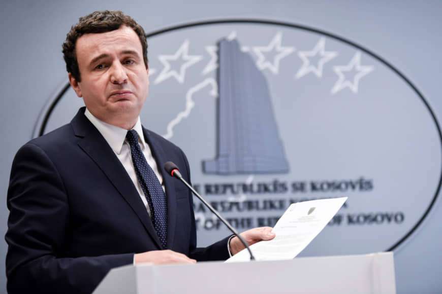 Mediat e huaja: Koronavirusi rrëzoi qeverinë e parë europiane me një shtytje të lehtë nga Amerika
