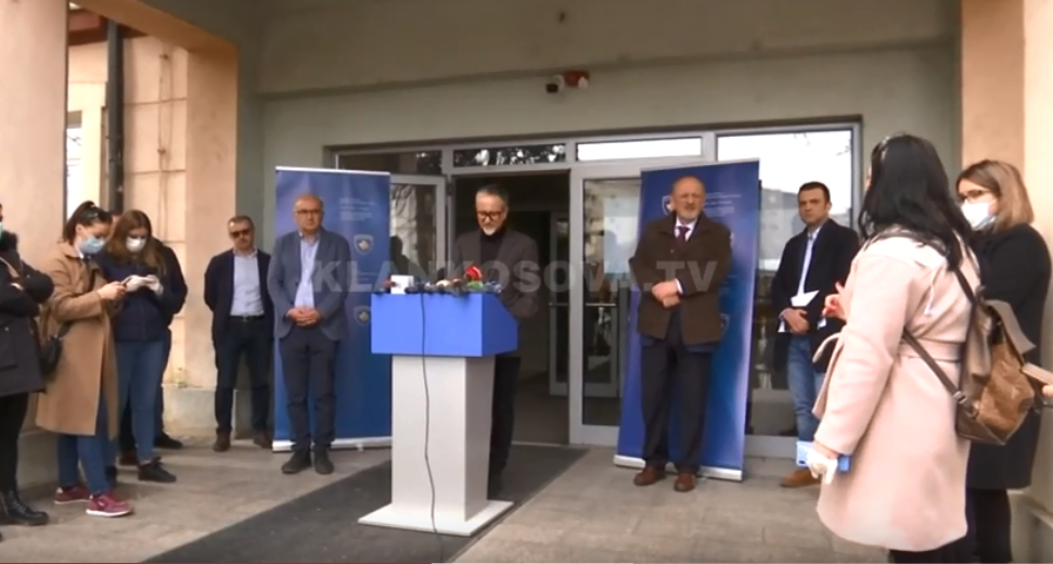 Syla: Mediat të lirohen nga tatimi (VIDEO)