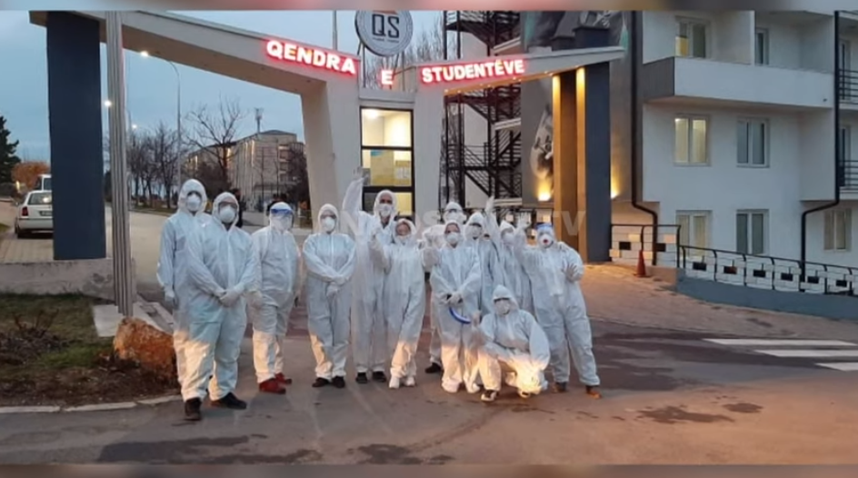 25 persona ndihmojnë vullnetarisht të izoluarit në Qendrën e Studentëve (VIDEO)