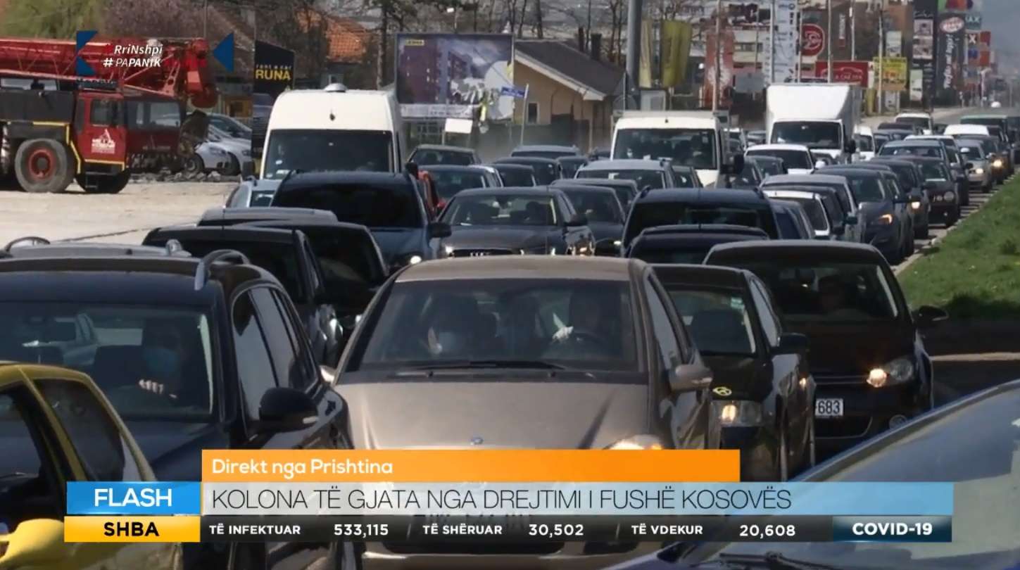 Kolona të gjata veturash nëpër hyrje të Prishtinës (VIDEO)