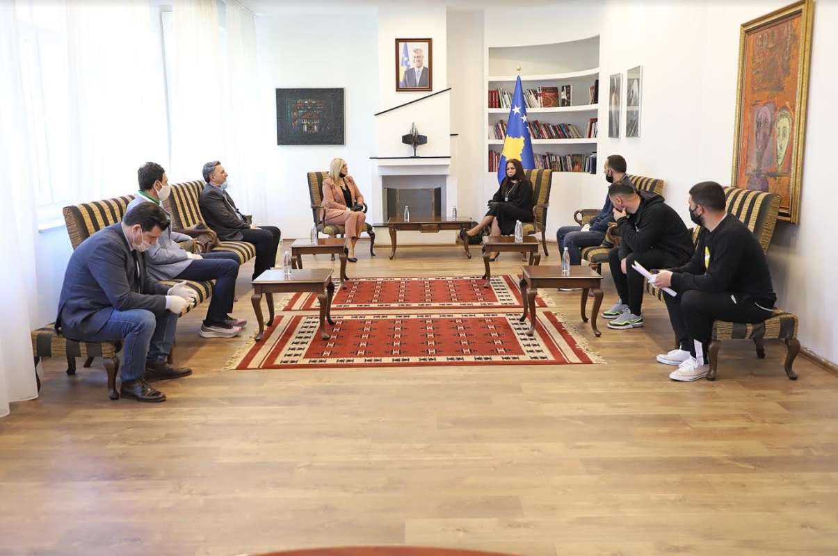 Dumoshi nënshkroi edhe pesë memorandume me organizatat sportive