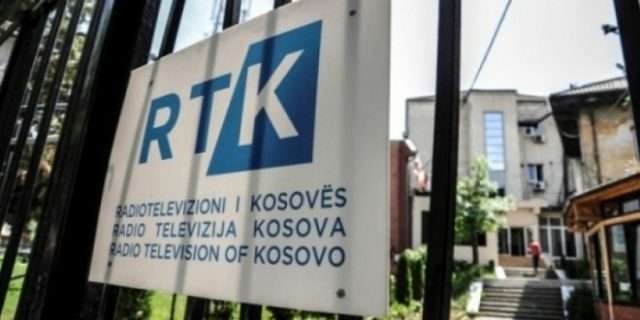 Gazetarët e RTK-së ankohen se po ndëshkohen në kohën e pandemisë, paralajmërojnë grevë dhe protesta