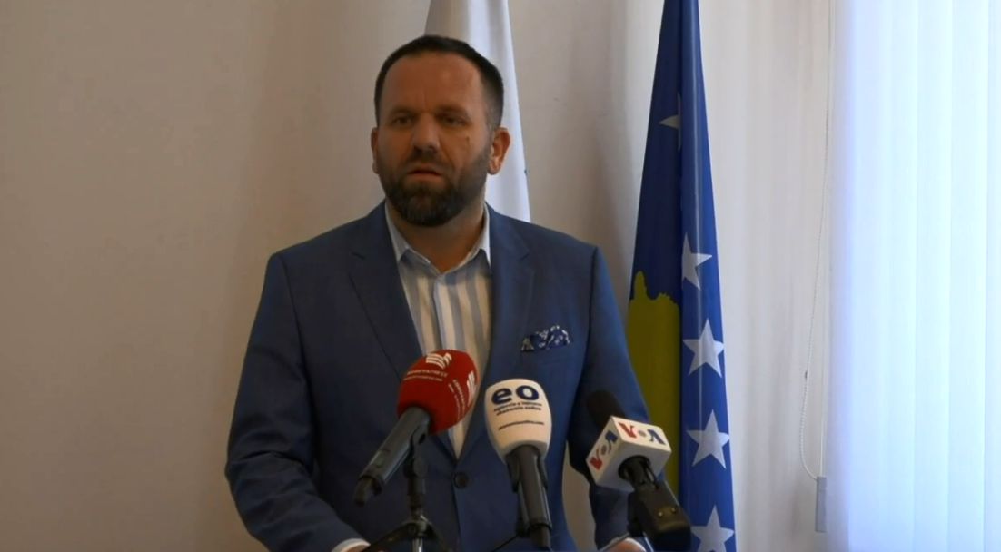 Berat Rukiqi propozon rihapje graduale të vendit për shpëtimin e ekonomisë