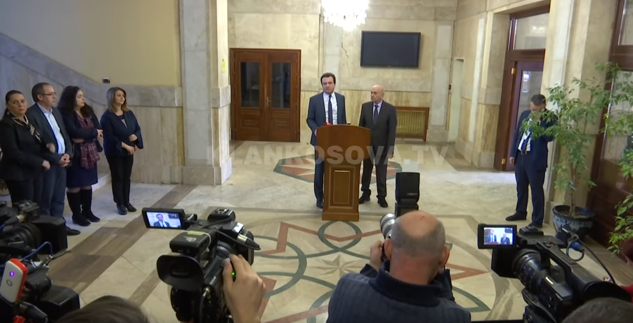 LDK-së dhe VV-së iu veniten 'vijat e kuqe' - 09.04.2020 - Klan Kosova