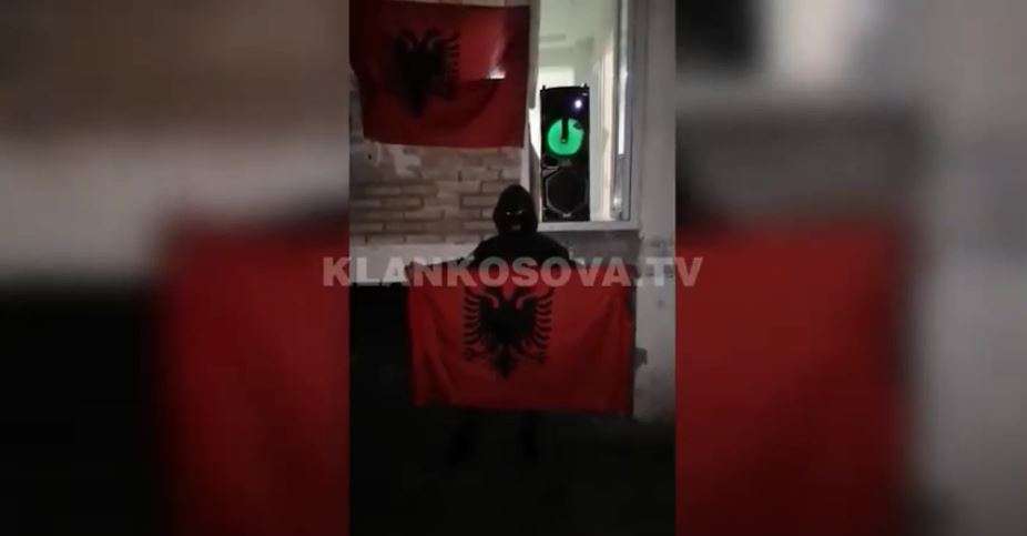 Me marsh shkelen masat kundër koronavirusit (VIDEO)