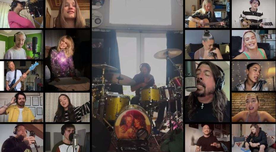 Yjet rikthejnë "Times Like These" nga shtëpitë e tyre (VIDEO)