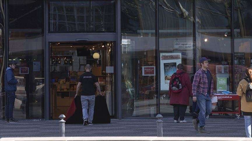 Gjermania rihap të gjitha shkollat dhe dyqanet pasi bien rastet me Covid-19
