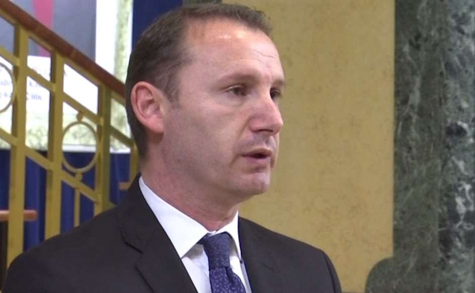 Zemaj thotë se tubimet mund të shndërrohen në ngjarje të përhapjes së Covid-19