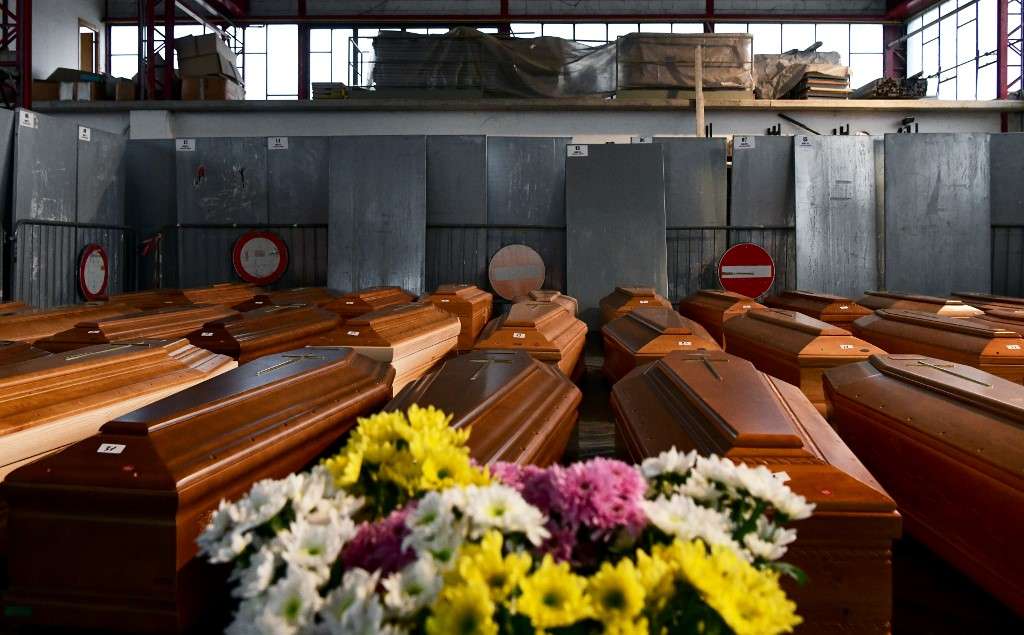 Numri global i vdekjeve nga COVID-19 arrin në mbi pesë milionë