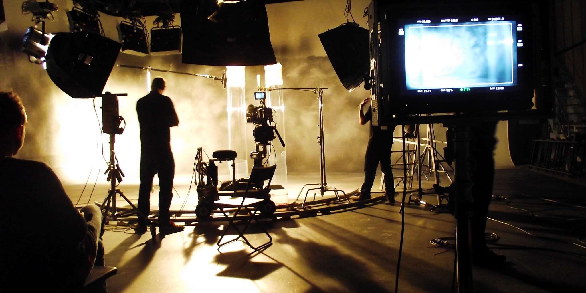 Ripërpunimet dhe anulimet e filmave e serialeve për vitin 2020