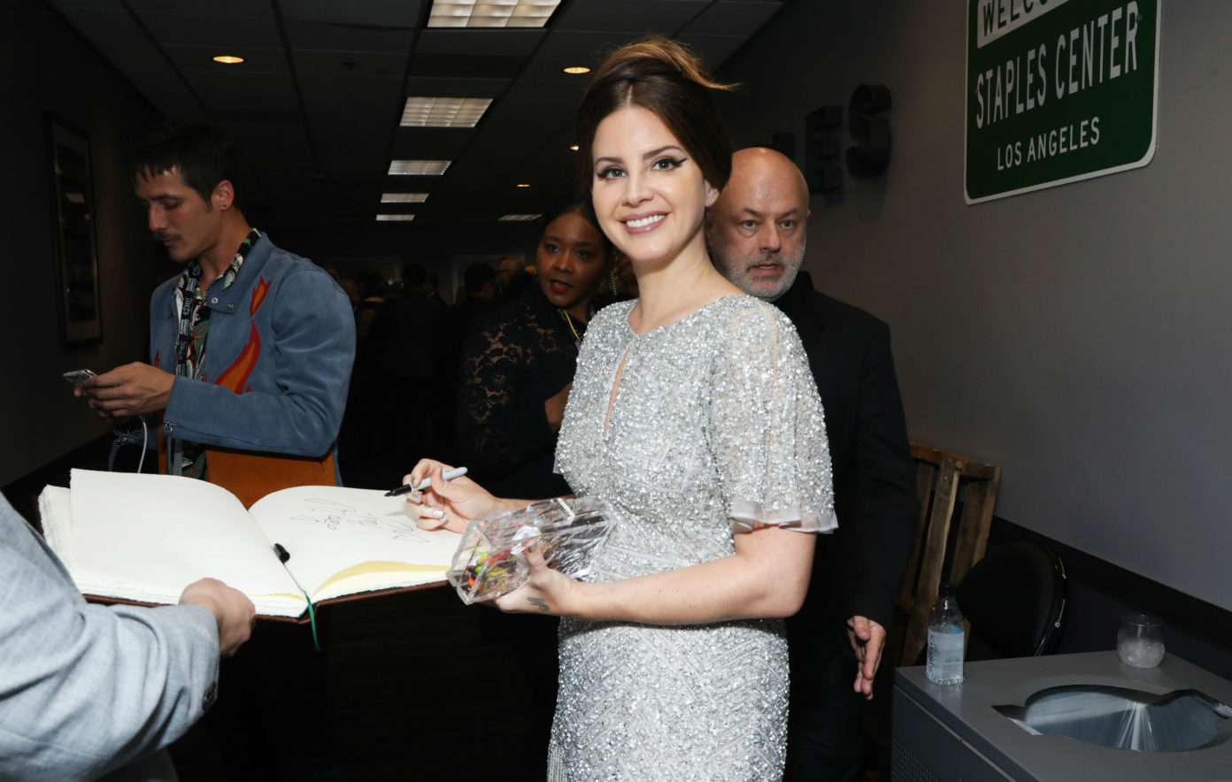 Lana Del Rey publikon audiolibrin me poezi të saj
