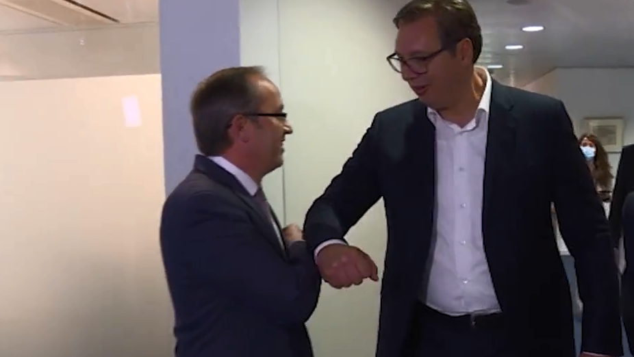 Dialogu Hoti-Vuçiq: Një frymë e re me sfida të vjetra