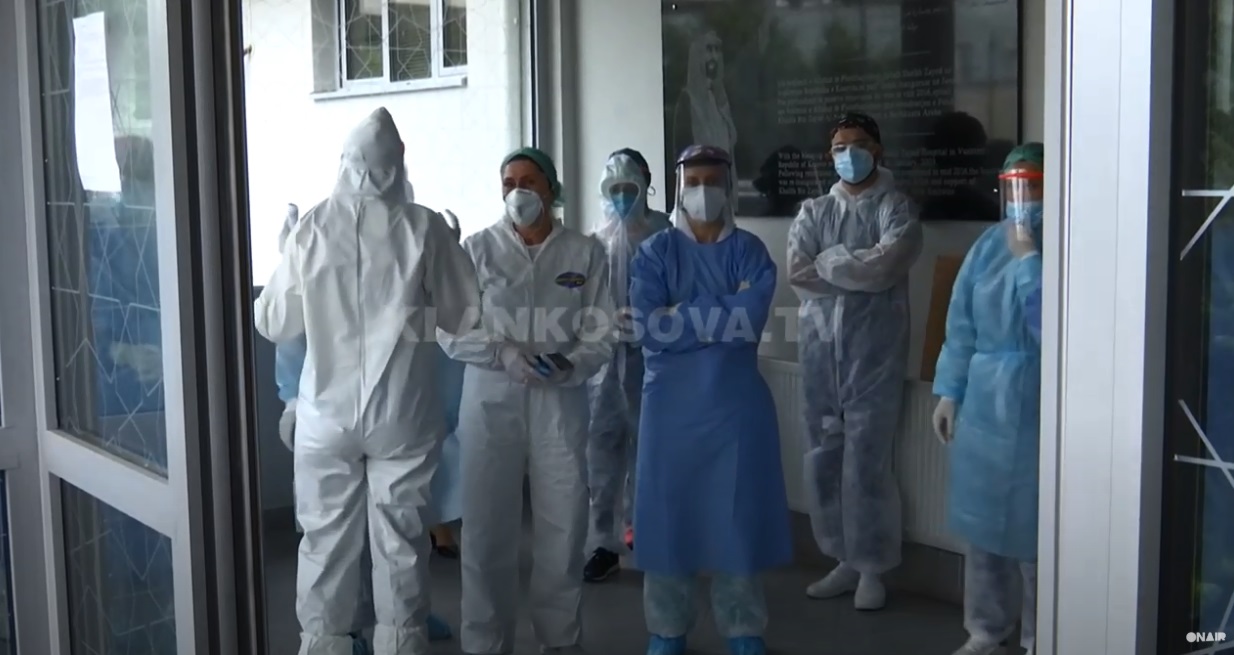 Protestojnë infermierët në Vushtrri (VIDEO)