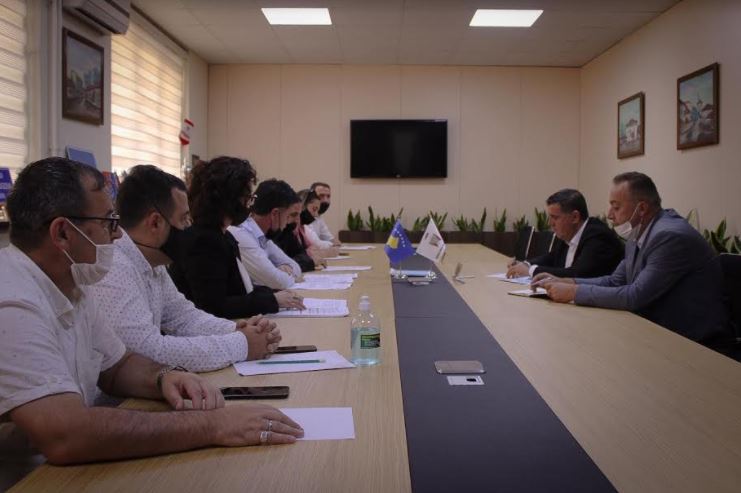 Haziri takon task-forcën për përgatitjen e vitit të ri shkollor