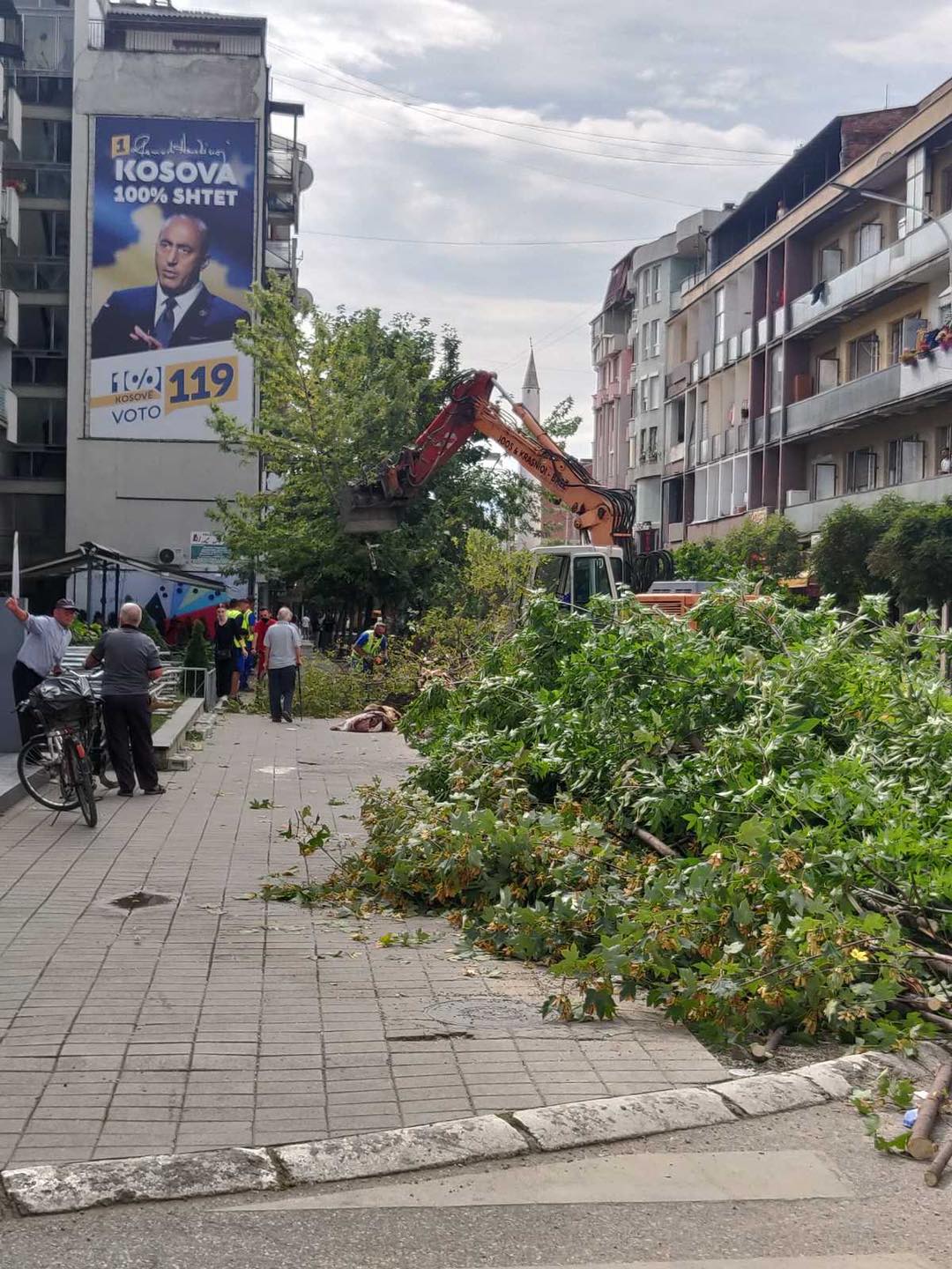 Kusari-Lila: Gjakova sot u zgjua me pamjen e drunjve të prerë
