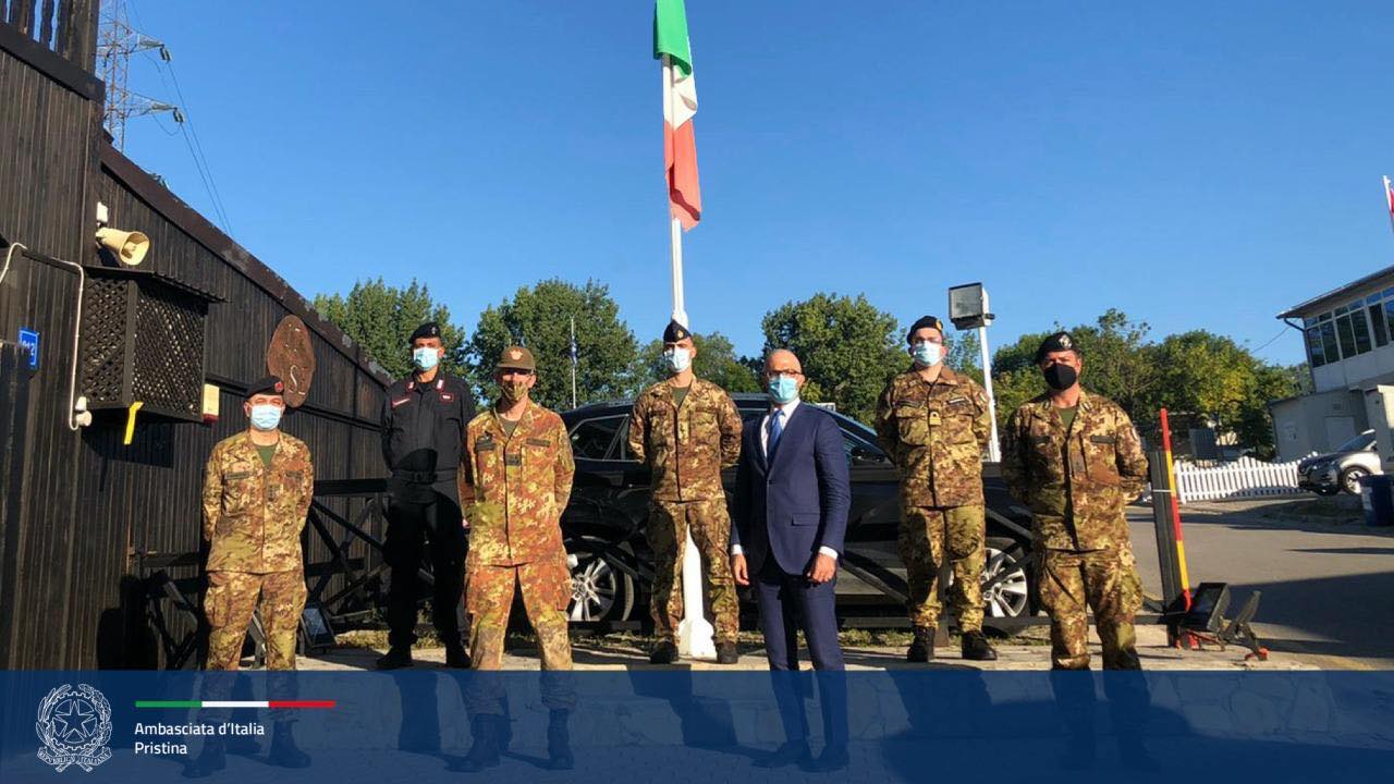 Arrijnë profesionistët shëndetësorë nga Italia në Kosovë