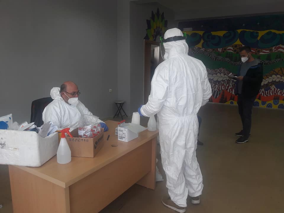 Dy raste pozitive me koronavirus në gjimnazin e Fushë Kosovës - vazhdon mësimi