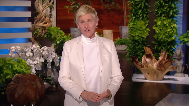 Ellen DeGeneres kthehet në ekran, kërkon falje për ambientin toksik të punës (VIDEO)