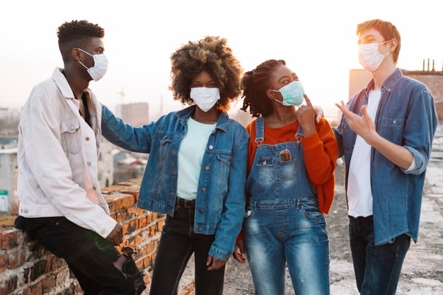 Truku për ta bërë më të lehtë mbajtjen e maskës bëhet viral