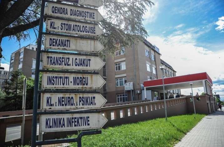 Vdes 29 vjeçarja shtatzënë që ishte e prekur me COVID-19