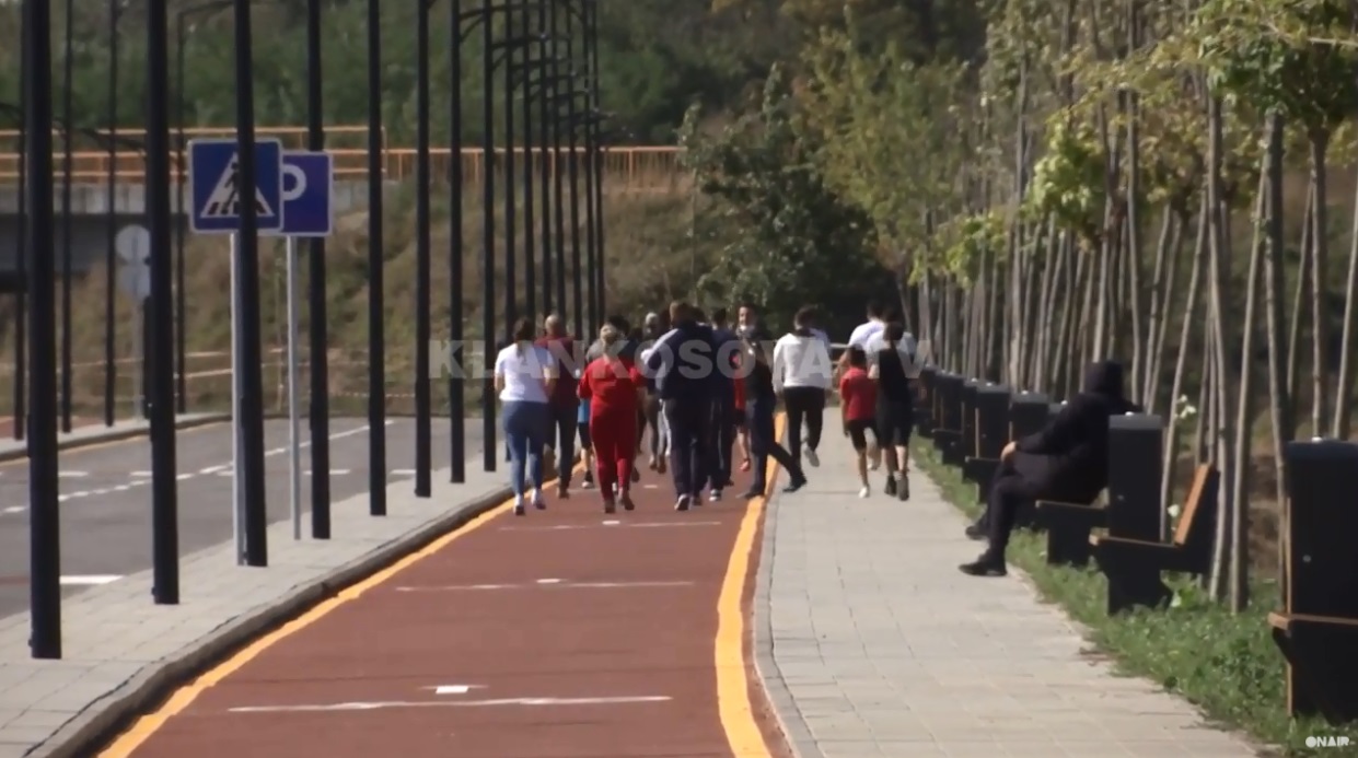 "Krushit" vrapojnë në shëtitoren e re të Lipjanit (VIDEO)
