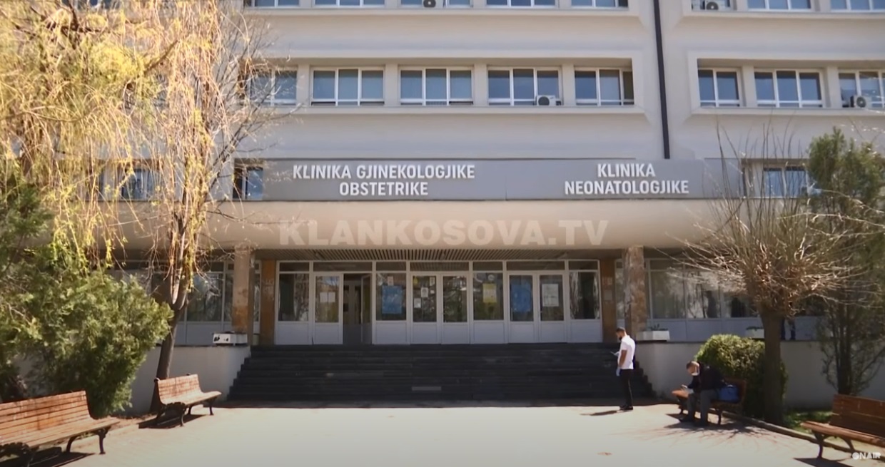 Shtatzënat e foshnjat i mbijetojnë koronavirusit (VIDEO)