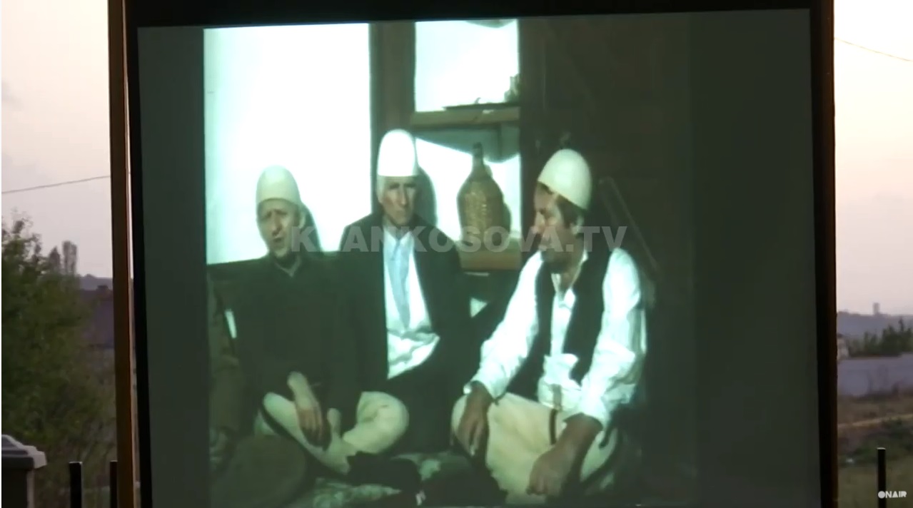 Ndizen dritat e skenës për Adem Mikullovcin (VIDEO)
