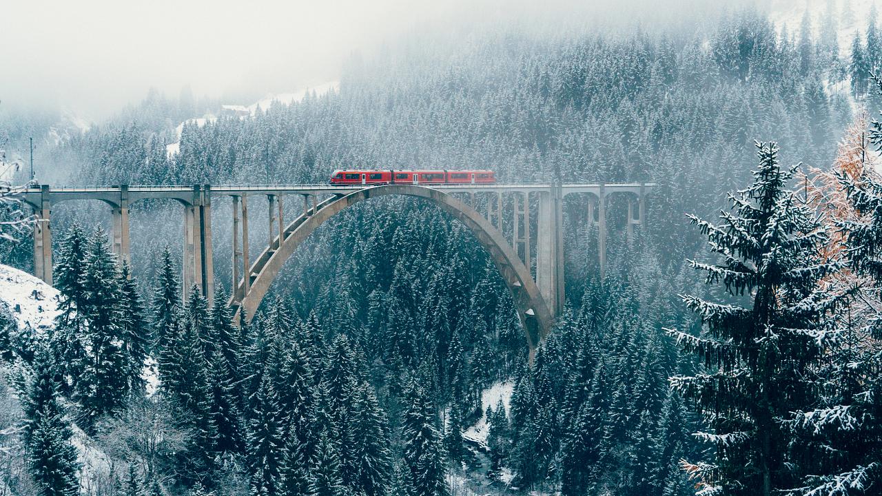 Udhëtimet më spektakolare hekurudhore të Europës (FOTO)