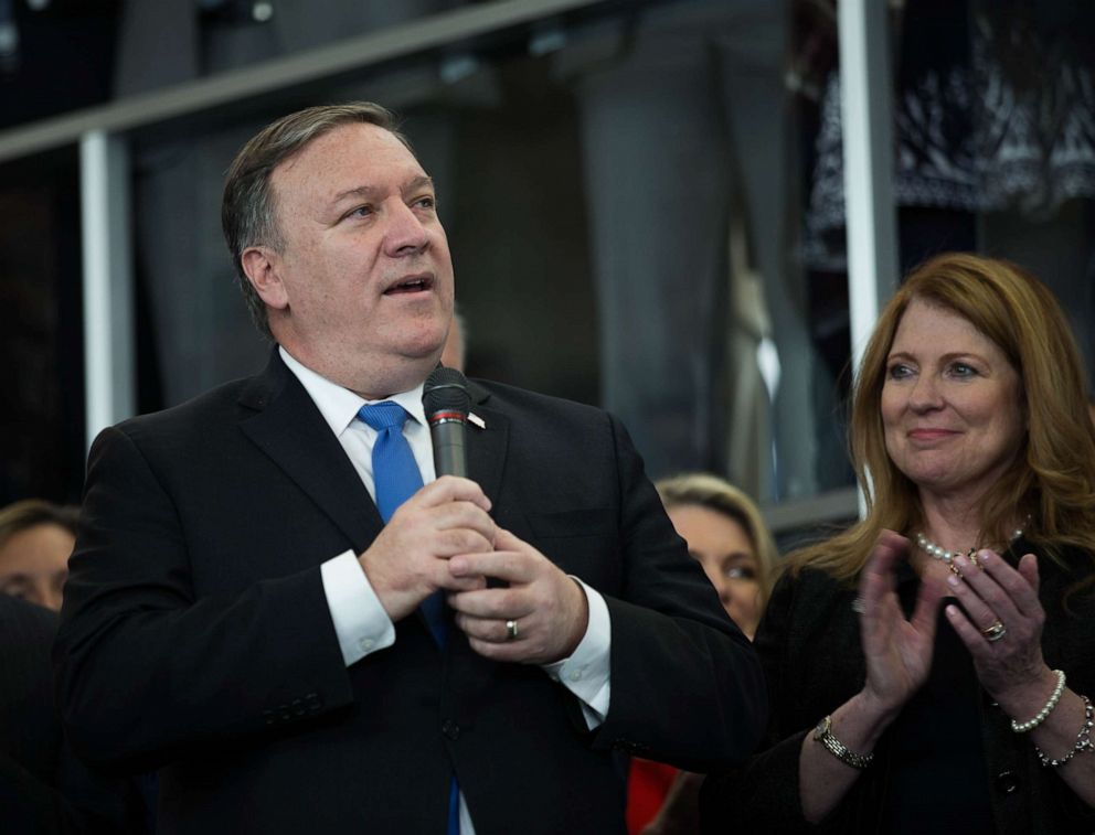 Mike Pompeo dhe gruaja e tij rezultojnë negativë në testin për koronavirus