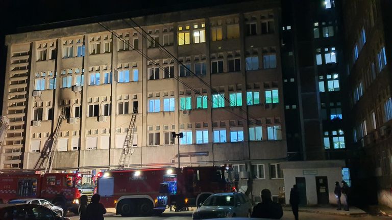 Rumani, digjet spitali ku po qëndronin pacientët me koronavirus - 10 të vdekur