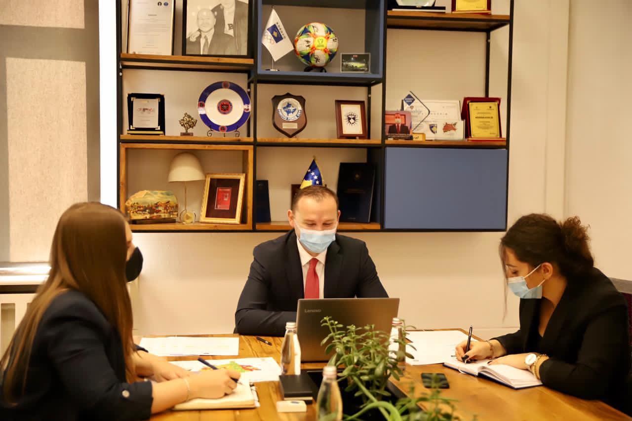 Zemaj: Masa të rrepta anti-COVID në disa qytete, lakorja e rasteve të fundit na detyron për kujdes