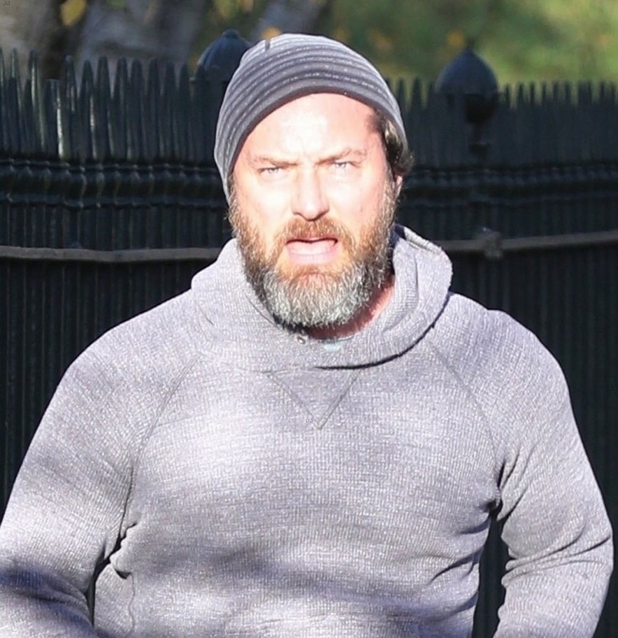 Jude Law, ky mjekrosh tërheqës (FOTO)