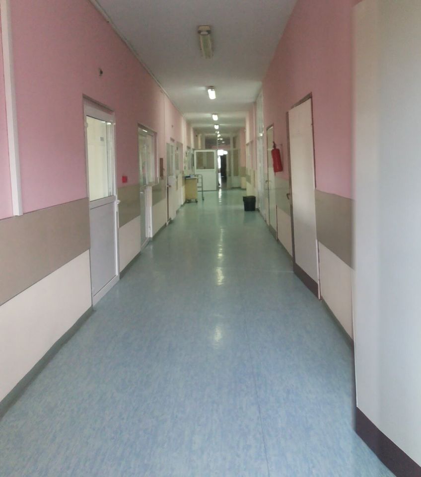 68 pacientë me COVID-19 po trajtohen në Spitalin e Pejës, 10 në gjendje më të rëndë