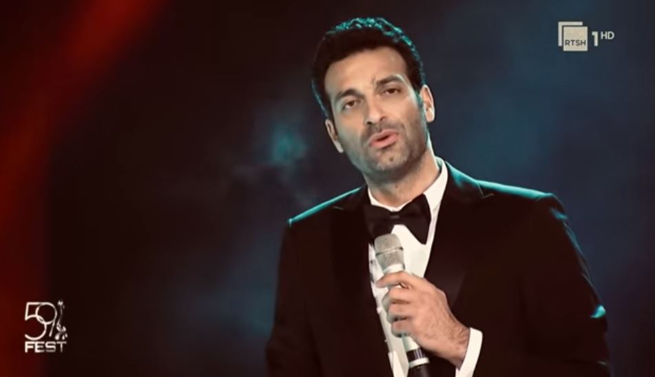 Lahaj me homazh kushtuar ikonave të muzikës shqipe (VIDEO)