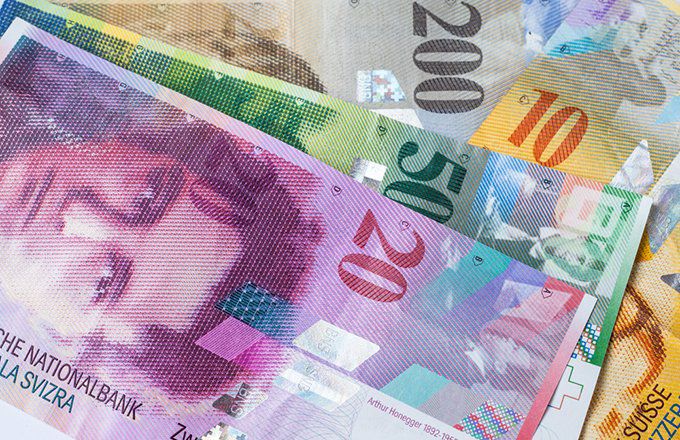 Profesori zviceran del me propozim: 1000 franga bonus, kush merr vaksinën kundër COVID-19