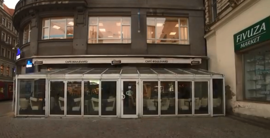Çekia i rikthen masat e rrepta ndaj virusit (VIDEO)