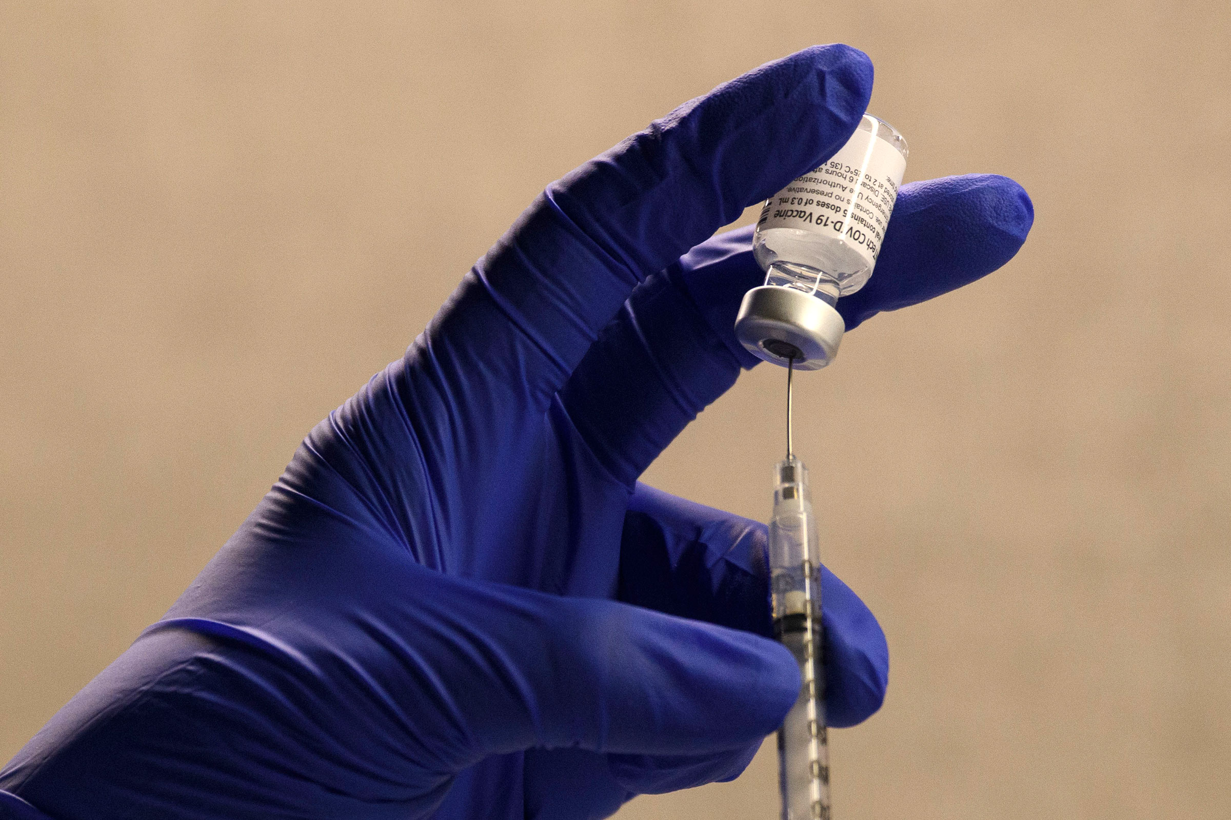 Në vend të Babadimrit fëmijët i shkruajnë për Krishtlindje kompanisë "Pfizer"