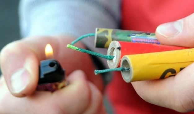 6-te-lenduar-nga-mjetet-piroteknike-njeri-prej-tyre-rende