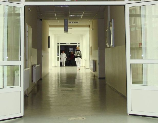 61 pacientë me COVID-19 po trajtohen në Spitalin e Pejës