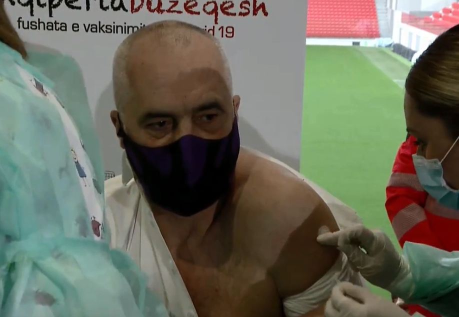 Rama: Komunikojmë shtatë herë në ditë me Pfizer për vaksinat