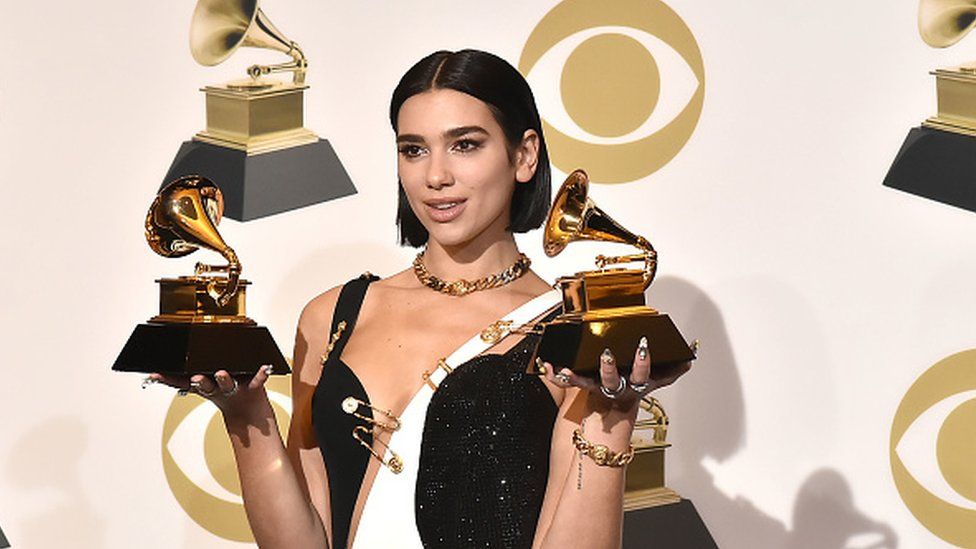 Çmimet Grammy shtyhen për në mars