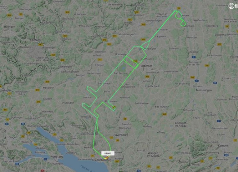 Piloti gjerman krijon shiringë gjigante në qiell